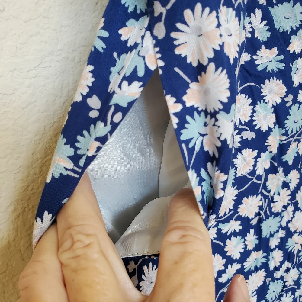 Madewell Blue and White Floral Wide-Leg Pants.  Size Medium - Picture 4 of 9